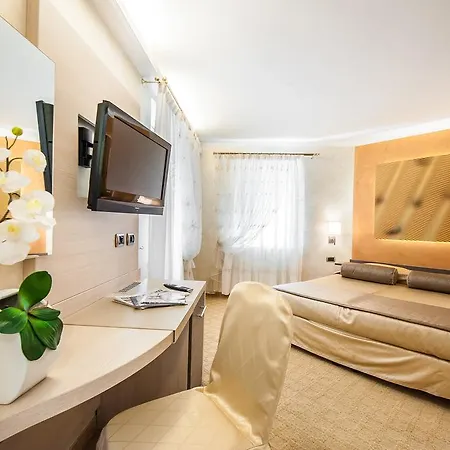 Trettenero Hotell 4*