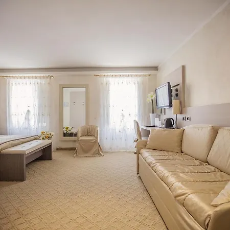 Hotell Trettenero 4*